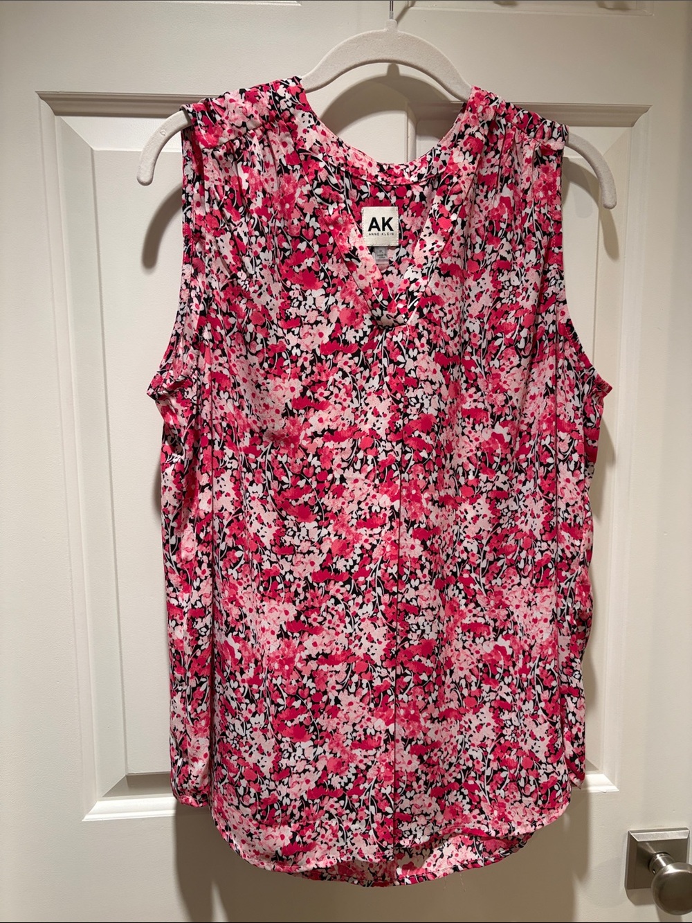 Anne Klein Pink Floral V-Neck Sleeveless Camisole